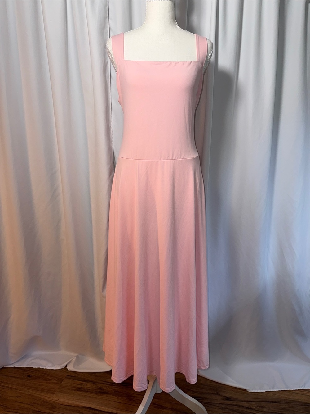 Sleeveless Square-Neck Pink Midi Dress